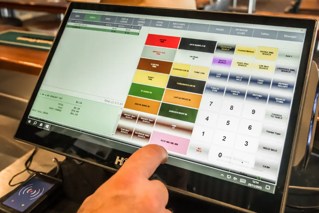 Read more about the article Smart POS, Smarter Sales: Dubai’s Retail Tech Shift