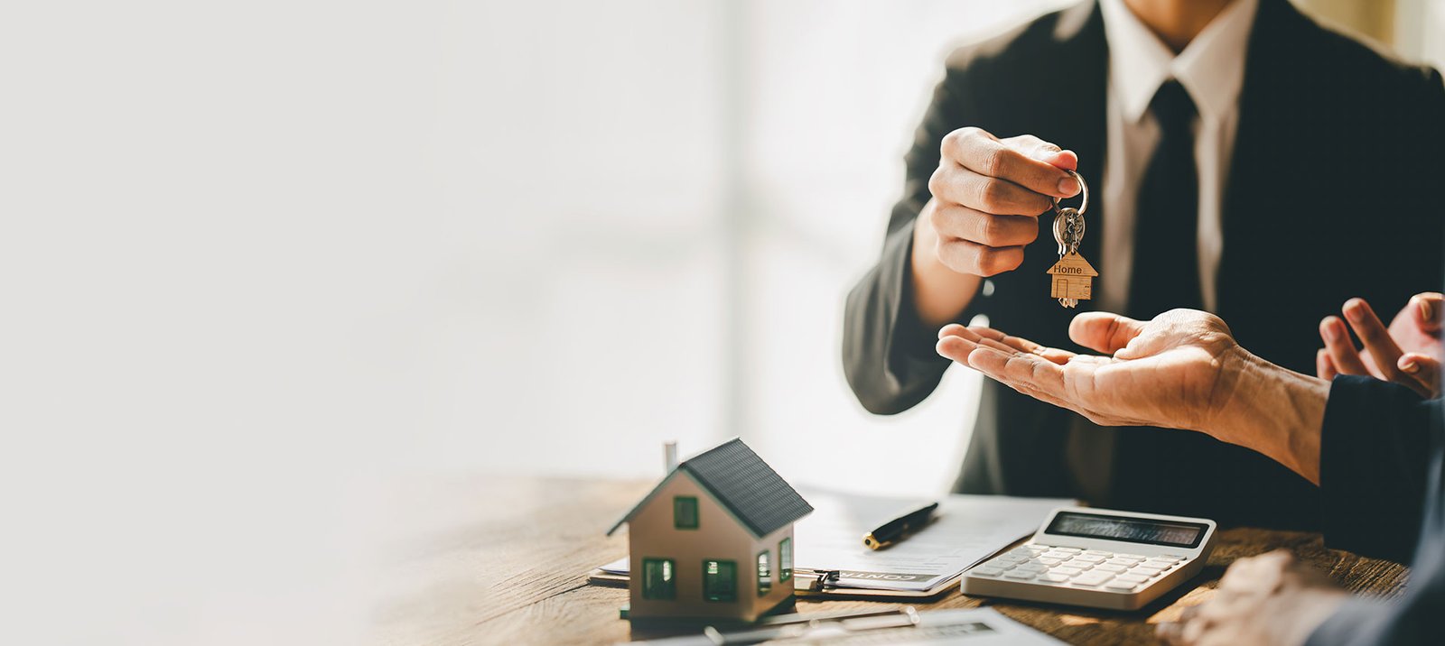 You are currently viewing Dubai Property Tech: Code, Keys & Smart Control